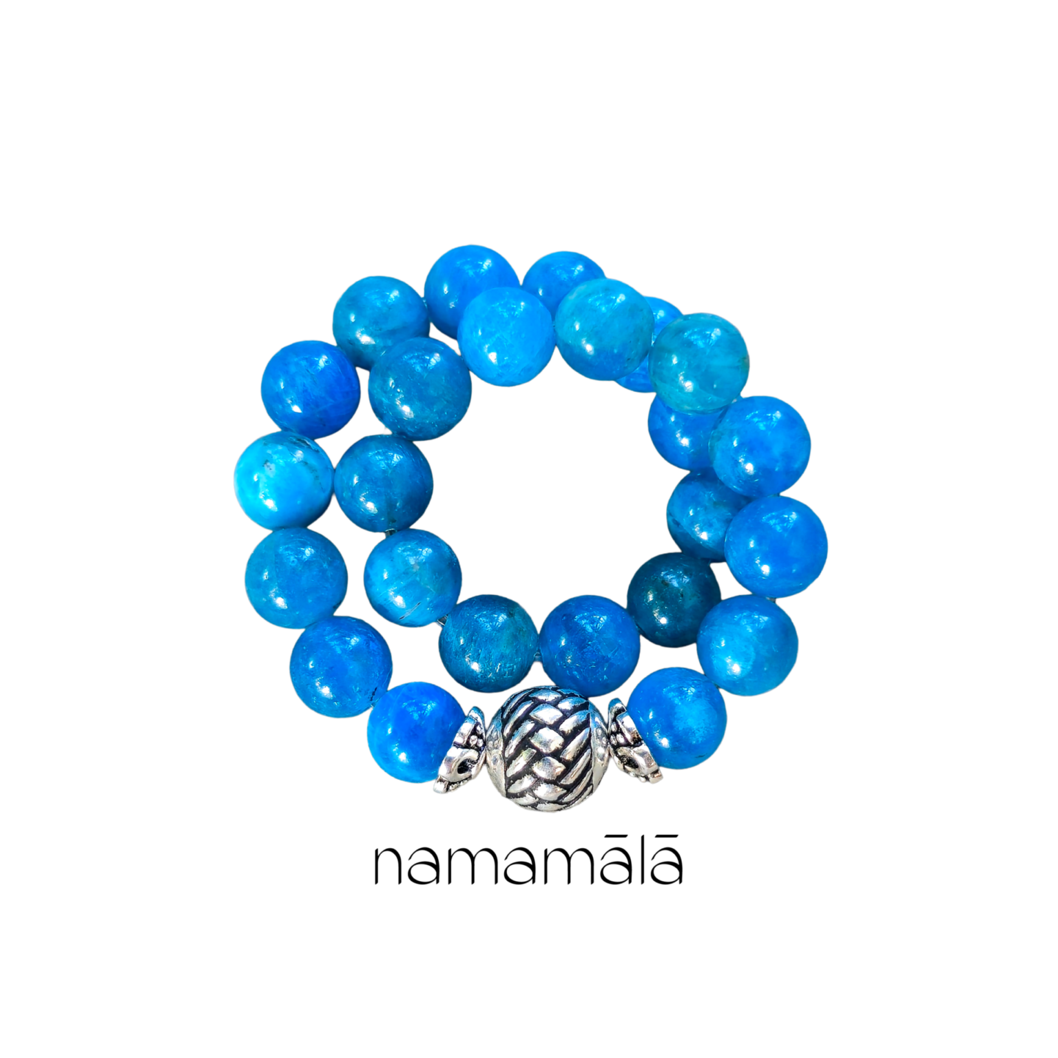 Bracciale Collezione Essenza di Namamala con pietre naturali di apatite blu e dettagli in argento 925.
