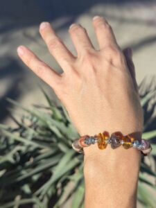 bracciale legno pietrificato ambra