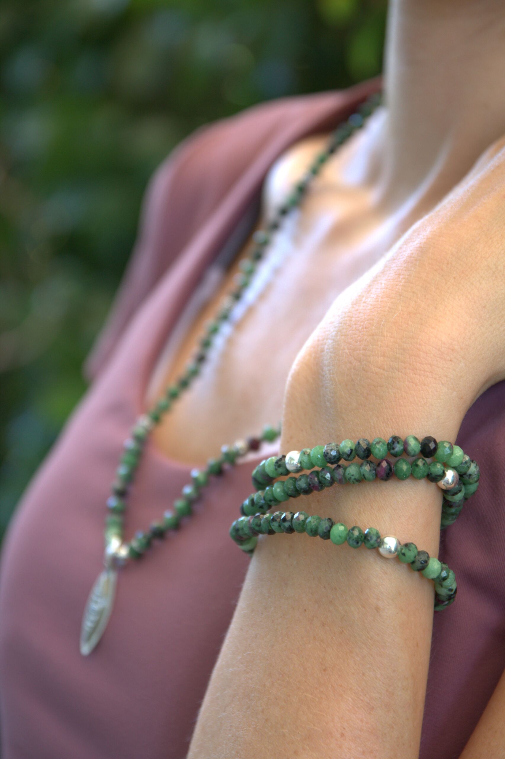 bracciale rubino zoisite bracciale rubino zoisite