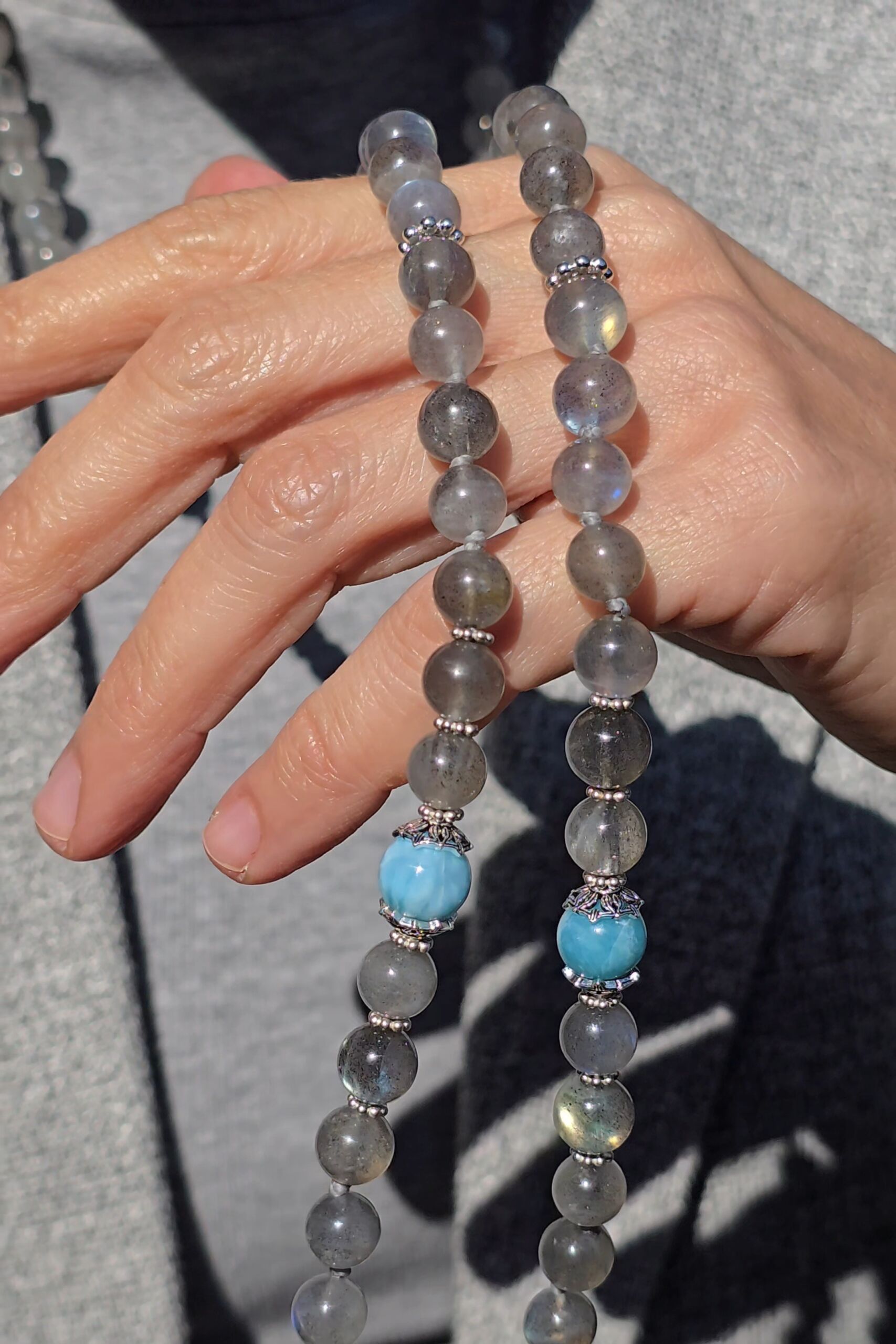 foto_2_japamala lakshmi mi sostiene