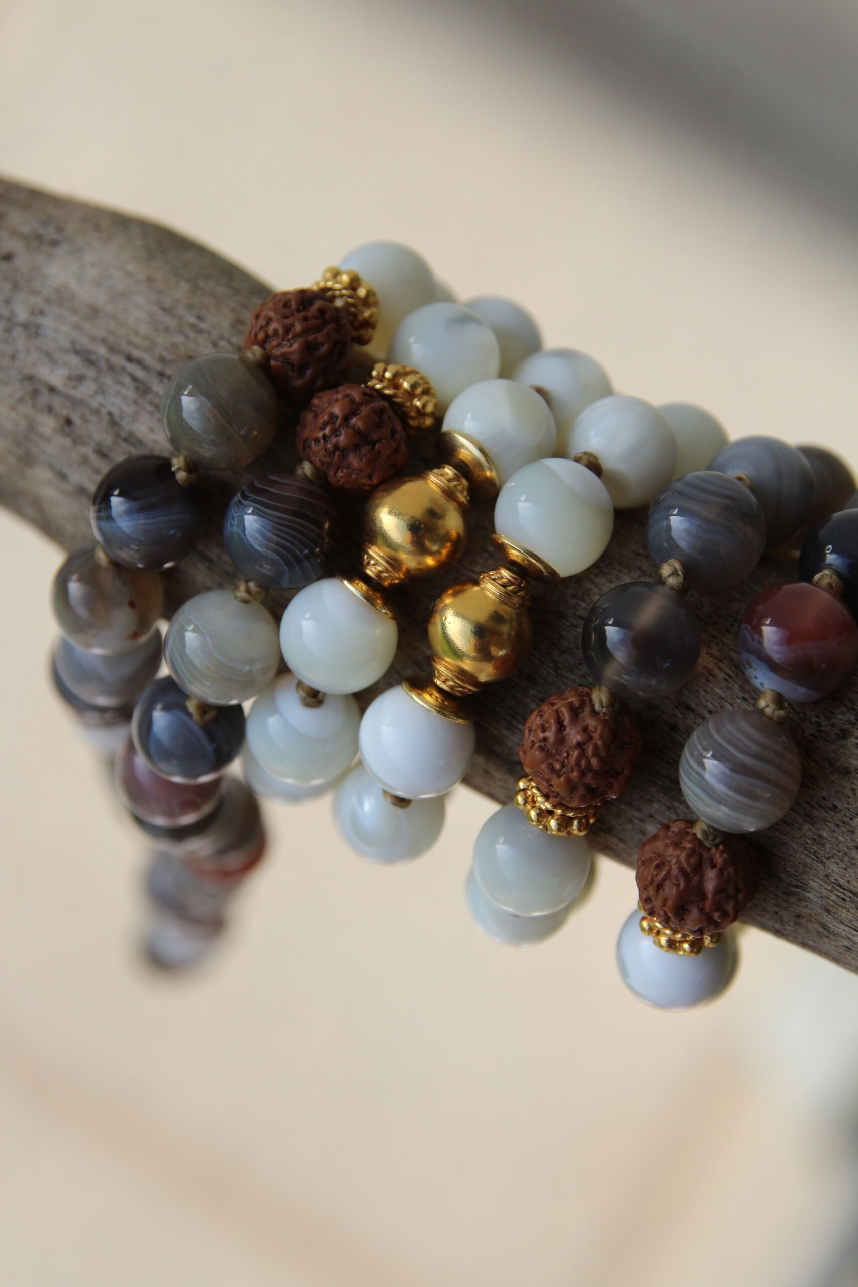 japamala agata botswana madreperla rudraksha japamala agata botswana madreperla rudraksha