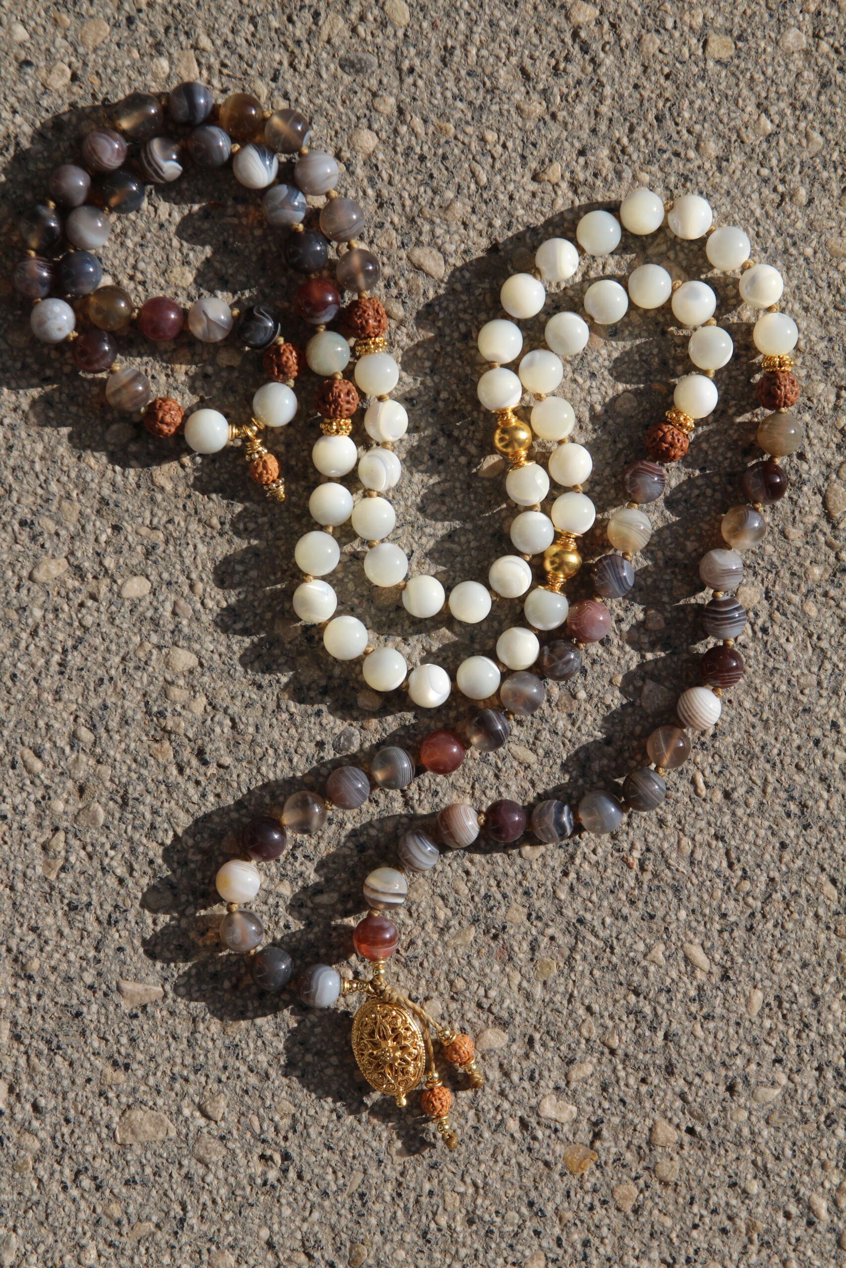 japamala agata botswana madreperla rudraksha japamala agata botswana madreperla rudraksha