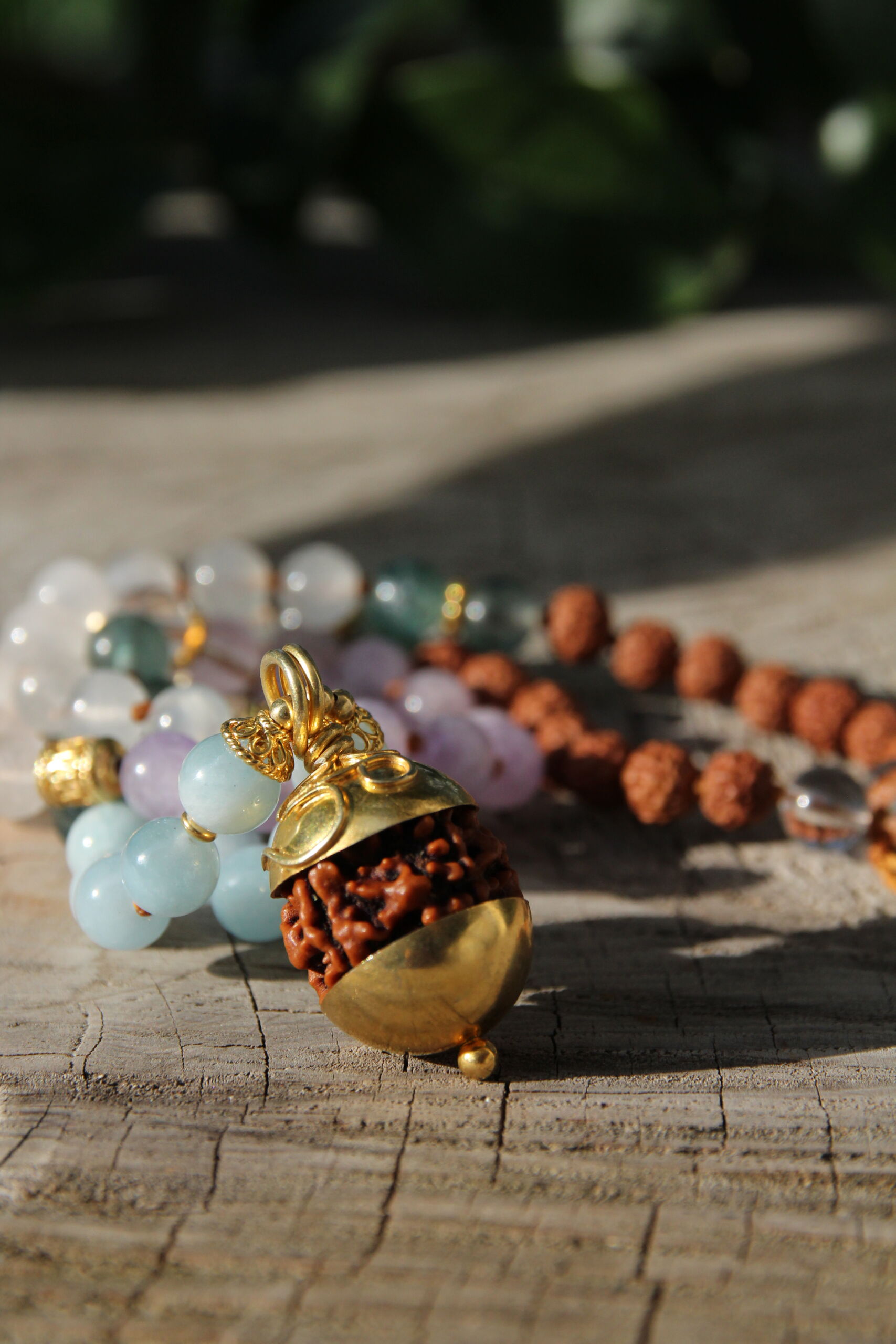 japamala fluorite rudraksha acquamarina quarzo ametista labradorite japamala fluorite rudraksha acquamarina quarzo ametista labradorite