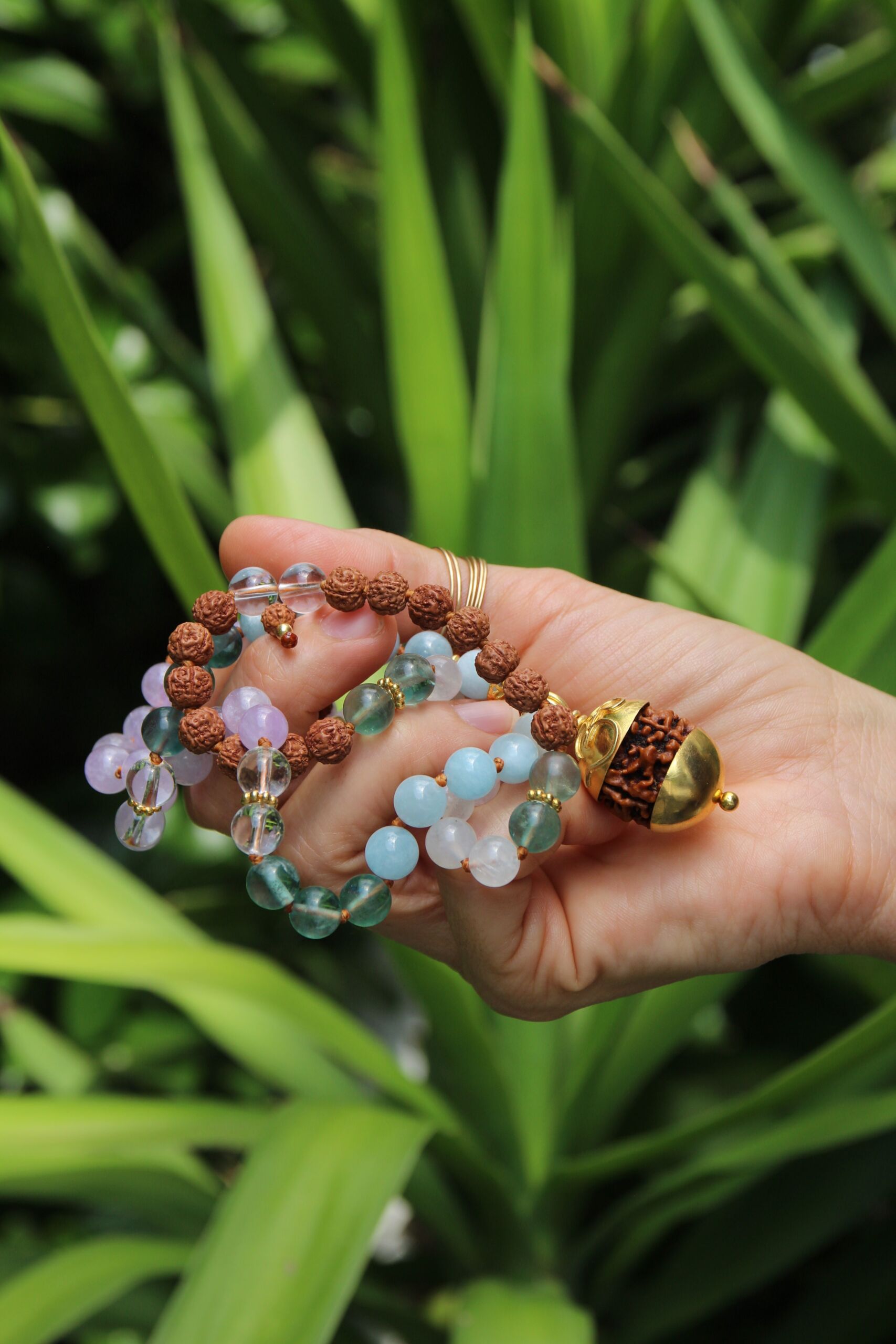 japamala fluorite rudraksha acquamarina quarzo ametista labradorite japamala fluorite rudraksha acquamarina quarzo ametista labradorite