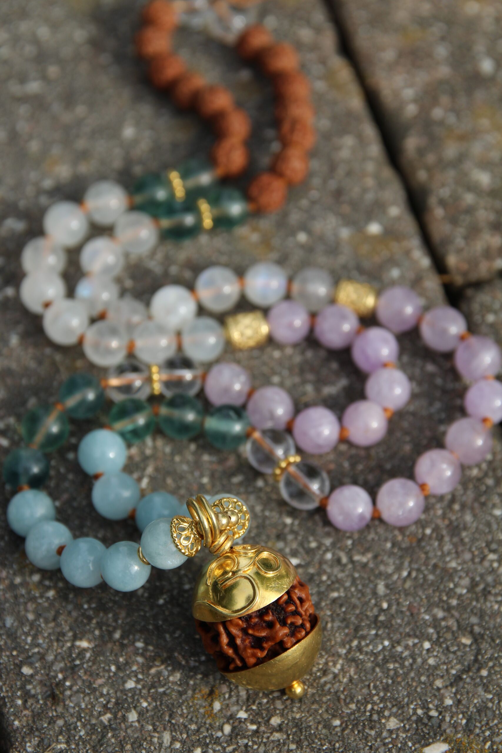 japamala fluorite rudraksha acquamarina quarzo ametista labradorite japamala fluorite rudraksha acquamarina quarzo ametista labradorite