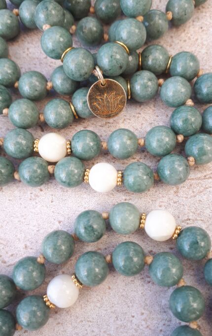 japamala giada burma madreperla fiore di loto oro