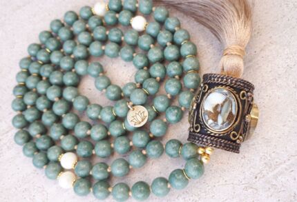 japamala giada burma madreperla fiore di loto oro