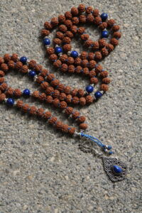 japamala rudraksha lapislazzuli