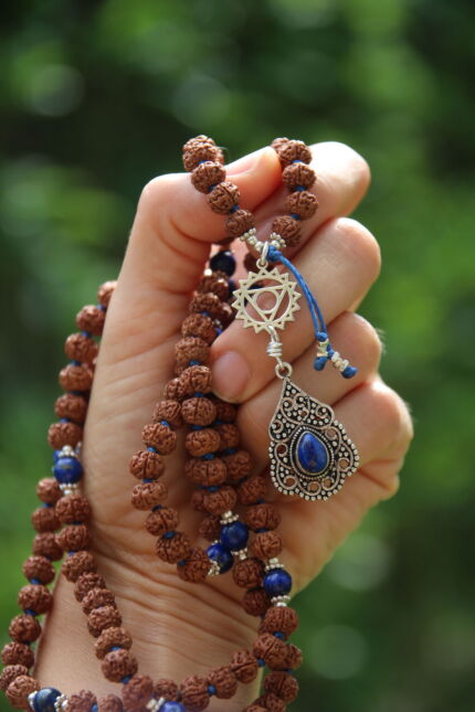 japamala rudraksha lapislazzuli