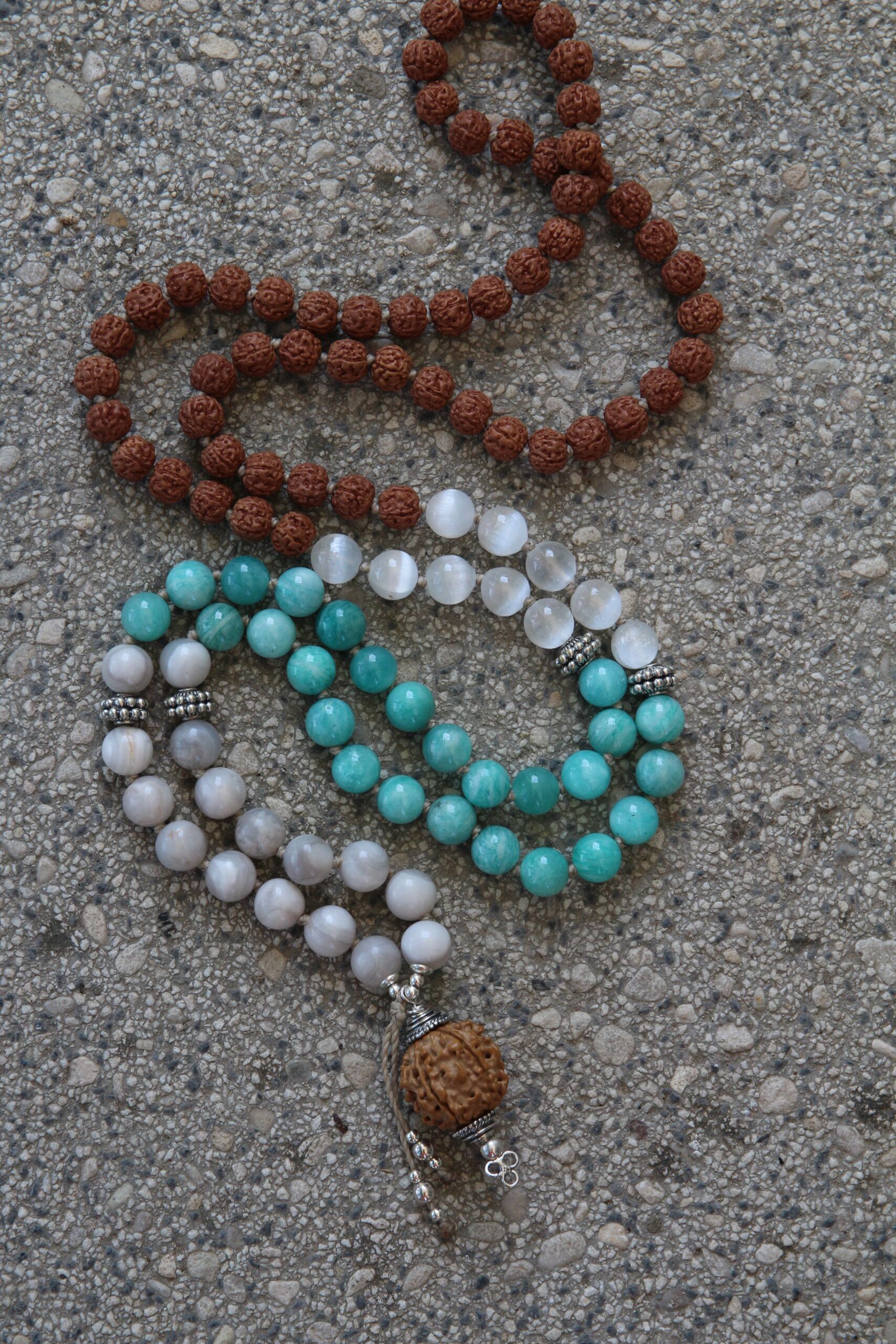 japamala selenite agata bandata bianca amazzonite rudraksha japamala selenite agata bandata bianca amazzonite rudraksha