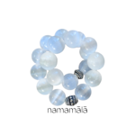 Bracciale Collezione Essenza di Namamala con pietre naturali di selenite e dettagli in argento 925.