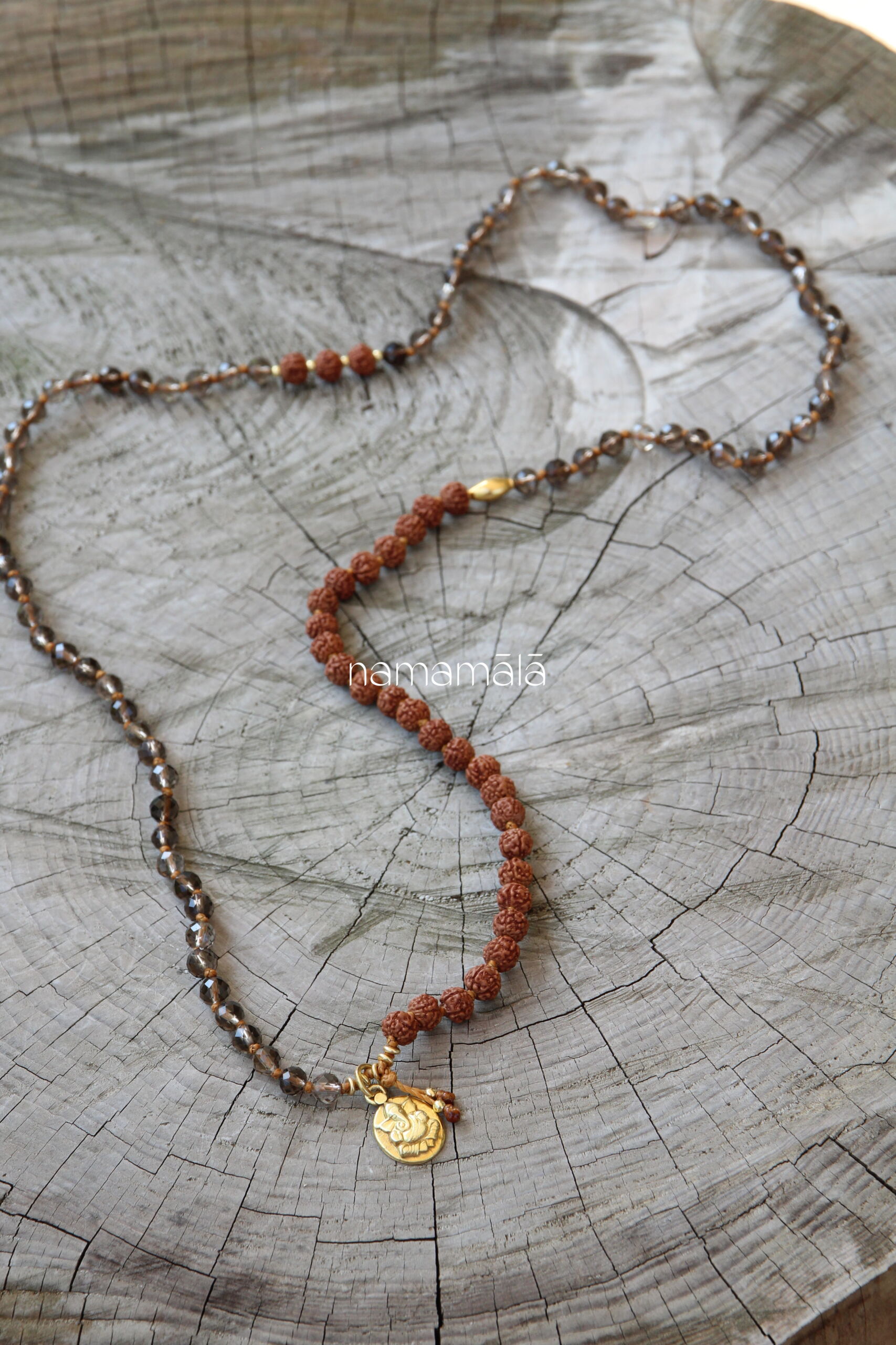 mala-quarzo-fume-rudraksha-namamala 108 Radici - immagine 1